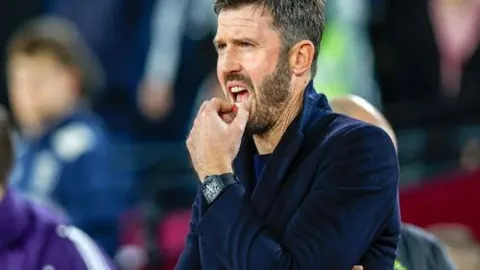 约基奇30次三双刷新历史纪录，排名第四，并肩威少、大O张伯伦